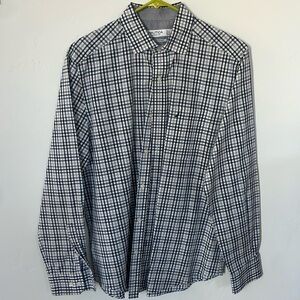 Men’s button down dress shirt. Nautica classic fit. 
Wrinkle resistant.